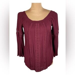 Socialite Burgundy‎ Lace Top Size Small